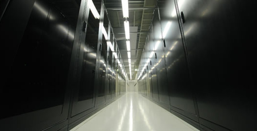 QTnet Fukuoka Data Center 1 (QD1) - Server racks