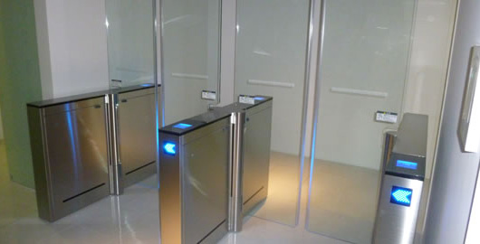 QTnet Fukuoka Data Center 1 (QD1) - Security gates